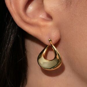 NEW Uncommon James Gold Swan Earrings
